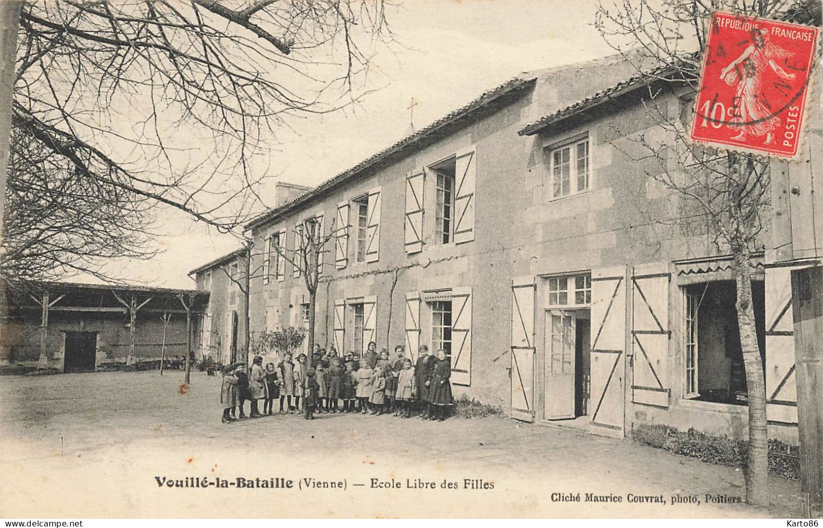 Vouillé La Bataille * école Libre Des Filles * Groupe Scolaire * Enfants Villageois - Vouille