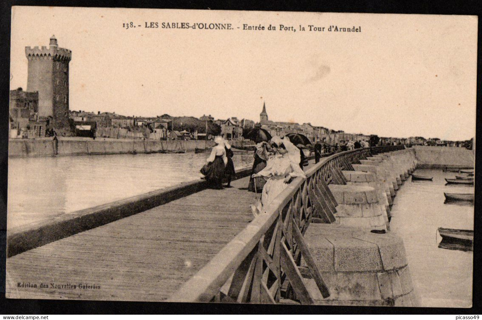 Vendée, Les Sables D'Olonne , Entrée Du Port ,la Tour D'Arundel - Sables D'Olonne