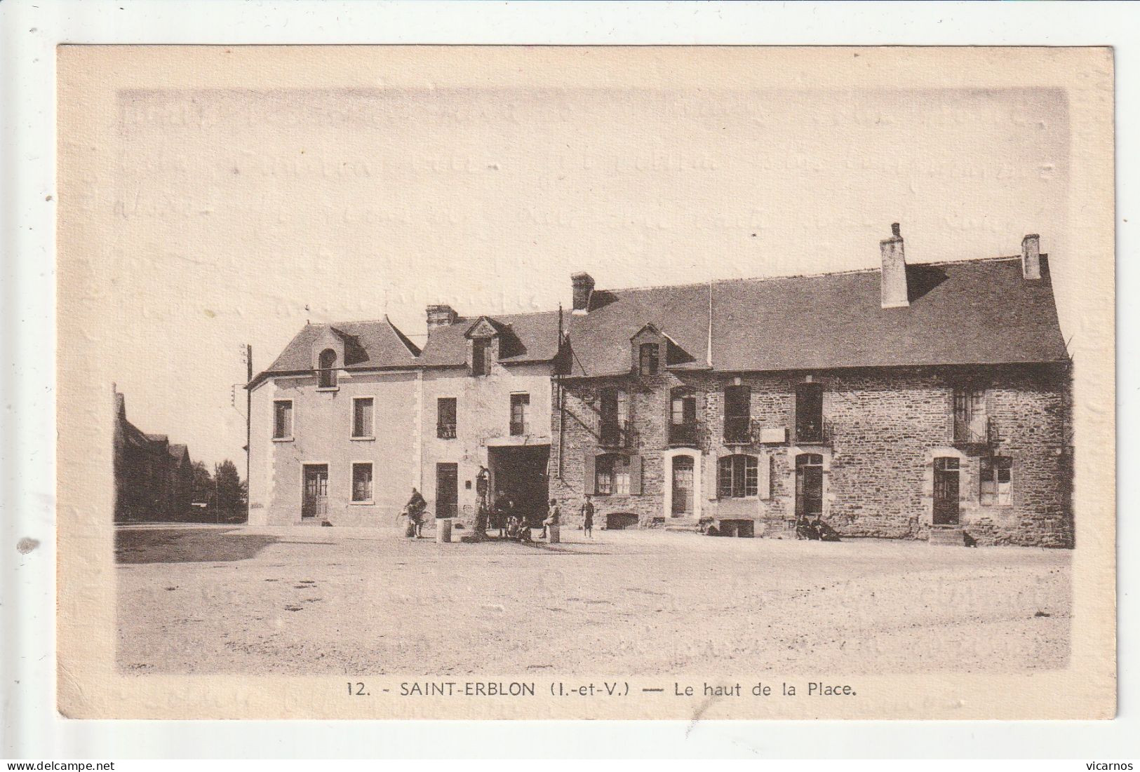 CP 35 SAINT ERBLON Le Haut De La Place - Autres & Non Classés