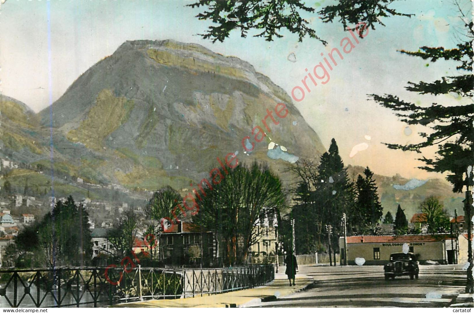 38.  GRENOBLE .  Quai Jonking Et Vue Sur Le Saint-Eynard . - Grenoble