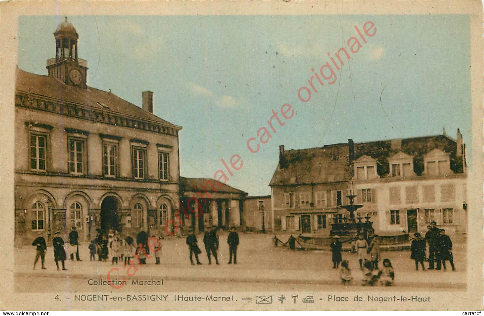 52.  NOGENT En BASSIGNY . Place De Nogent Le Haut .  CPA Animée .  - Nogent-en-Bassigny