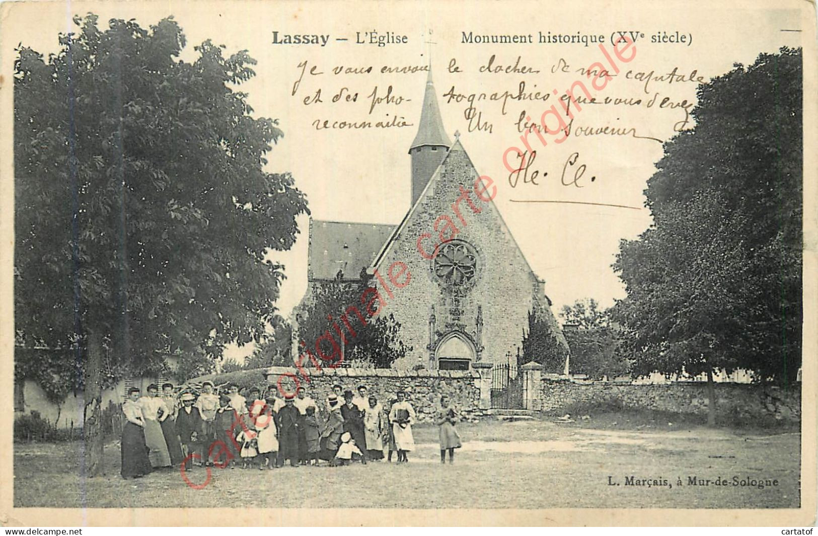 41.  LASSAY .  L'Eglise .  CPA Animée ( Groupe ) . - Non Classés