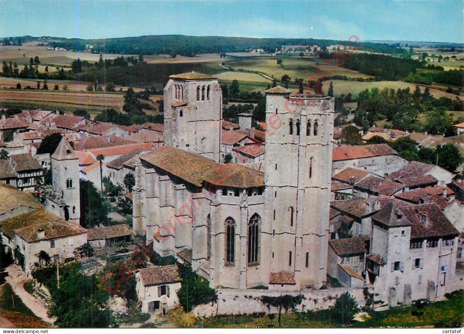 32.   LA ROMIEU .  Vue Générale Aérienne Et L'église . - Non Classés