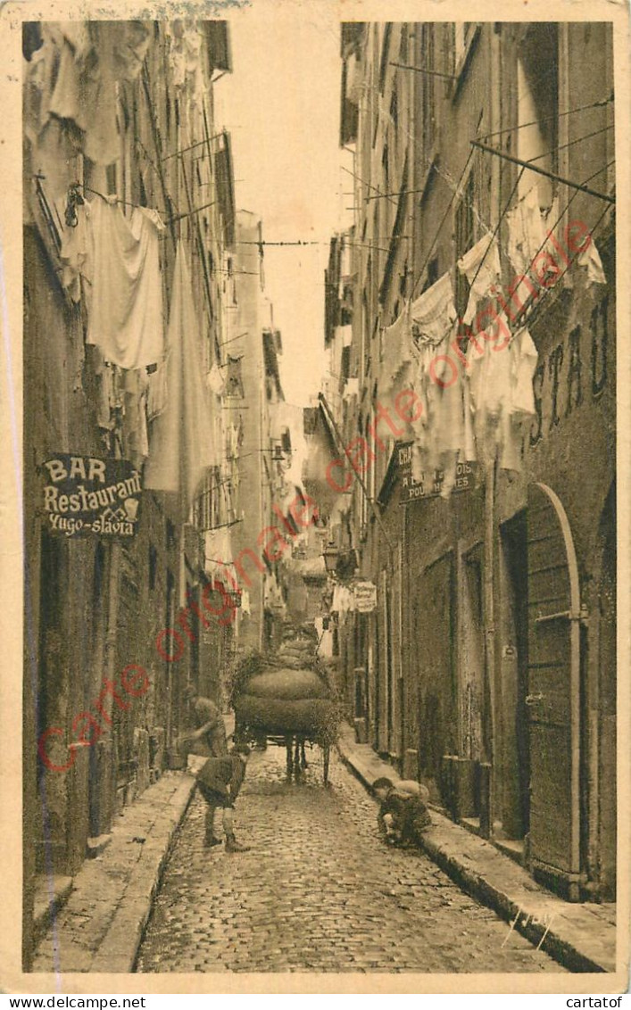 13.  MARSEILLE .  Une Rue Du Vieux Quartier . Vieux POrt ; - Vecchio Porto (Vieux-Port), Saint Victor, Le Panier