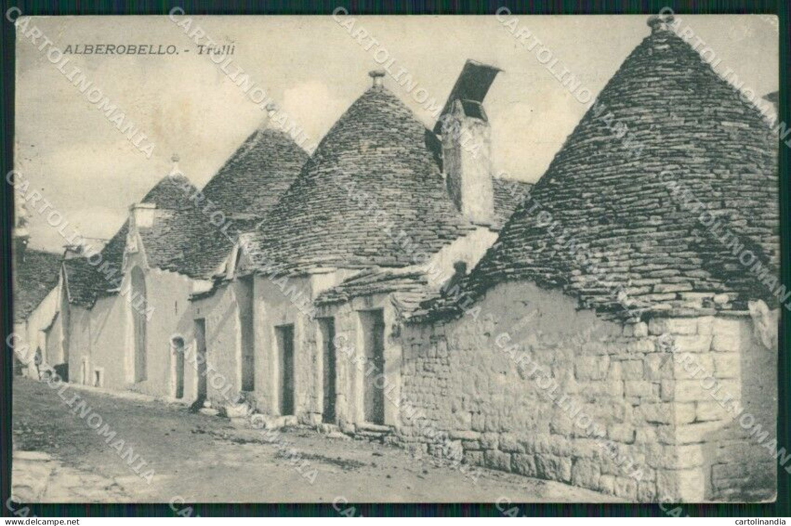 Bari Alberobello Trulli PIEGHINA Cartolina KV3447 - Bari