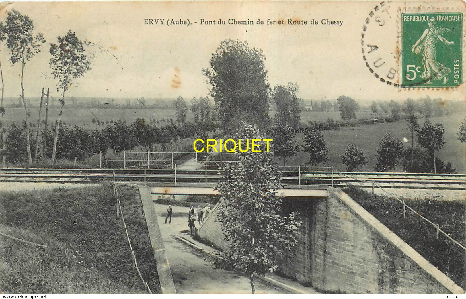 10 Ervy, Le Pont Du Chemin De Fer Et La Route De Chessy - Ervy-le-Chatel