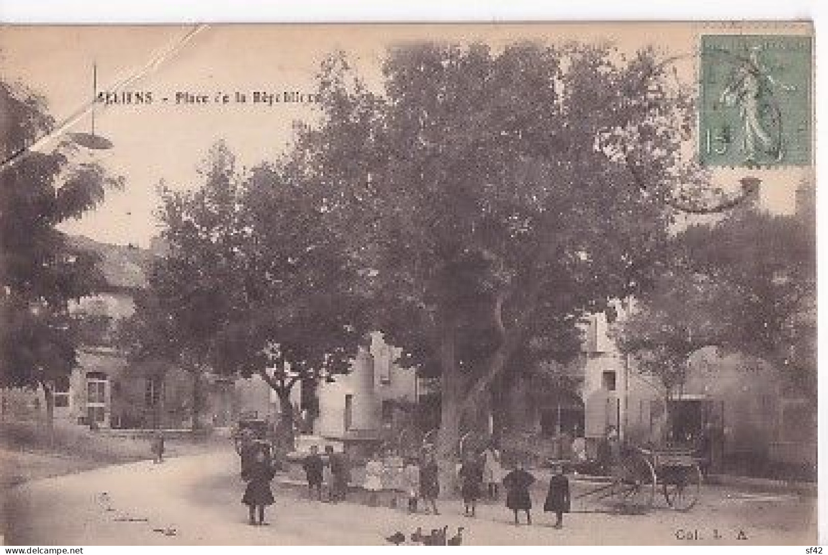 ALLEINS                  PLACE DE LA REPUBLIQUE - Alleins