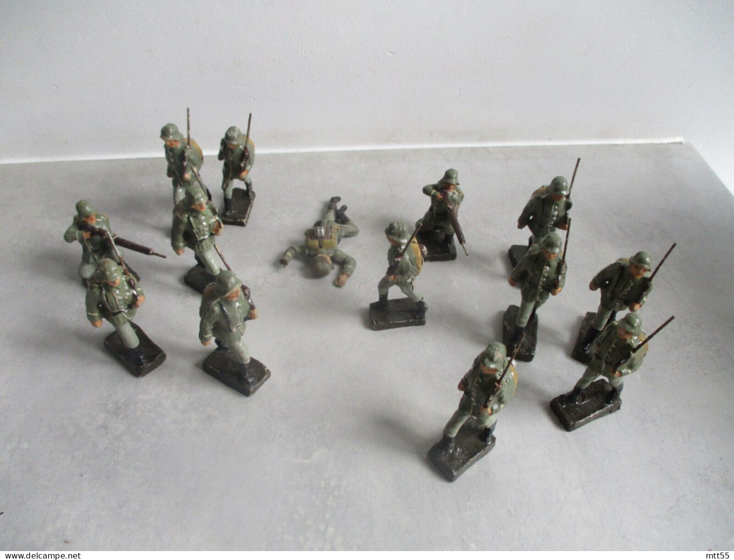 LOT DE SCHUSSO SOLDAT ALLEMAND WW 2 FANTASSIN WERMARCHT FIGURE SOLDAT - Leger