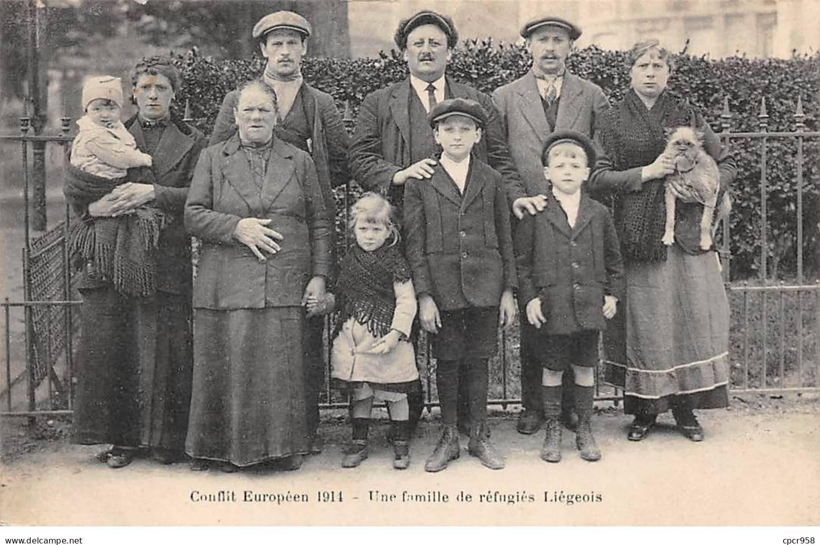 BELGIQUE - LIEGE - SAN33859 - Conflit Européen 1914 - Une Famille De Réfugiés Liégeois - Lüttich