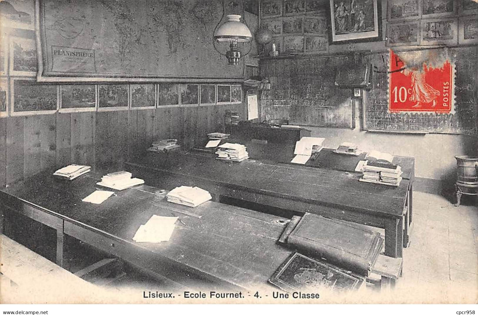 14.AM18160.Lisieux.N°4.Ecole Fournet.Une Classe - Lisieux