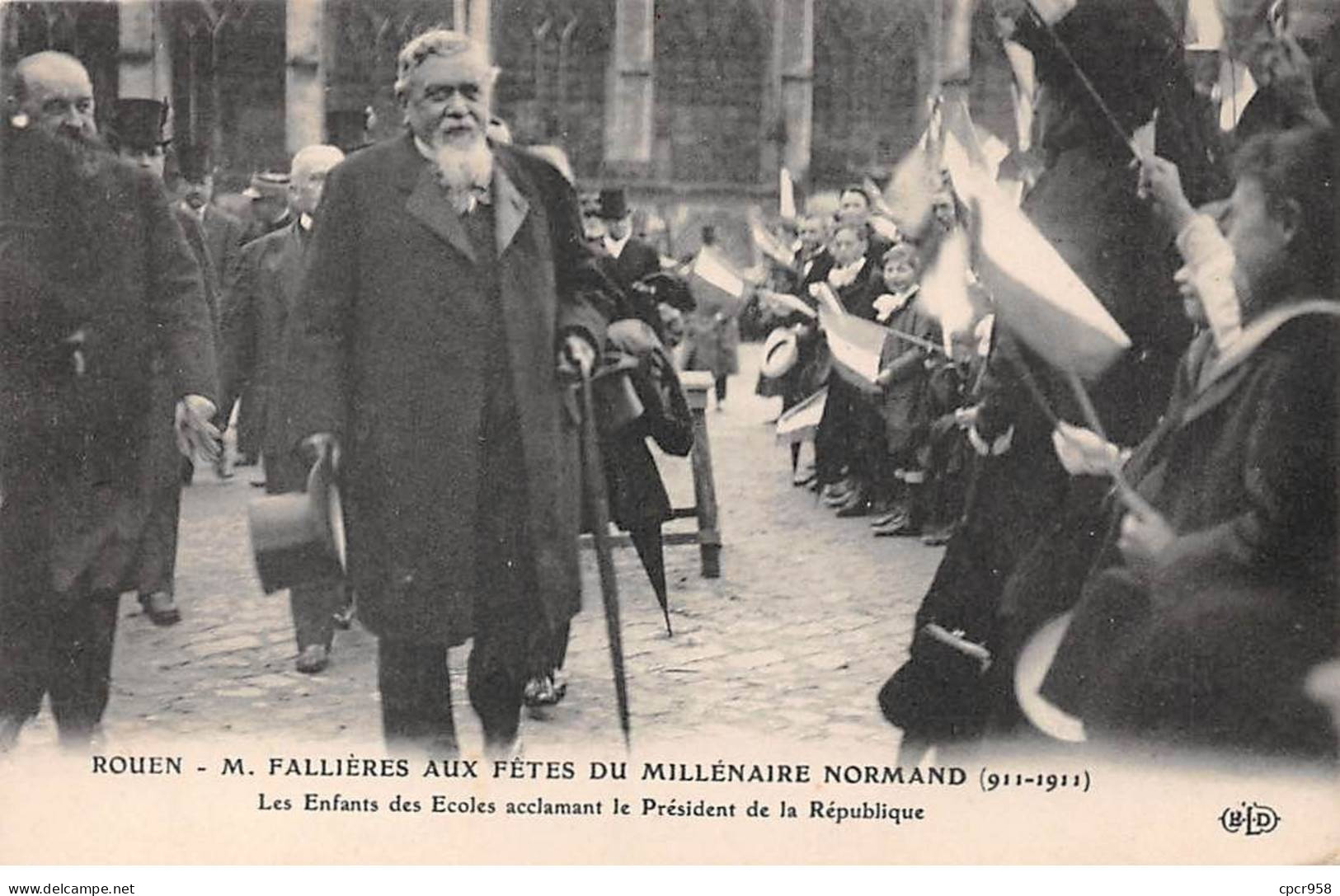 76 - ROUEN - SAN33557 - M Fallières Aux Fêtes Du Millénaire Normand - Les Enfants Des Ecoles Acclamant Le Président - Rouen