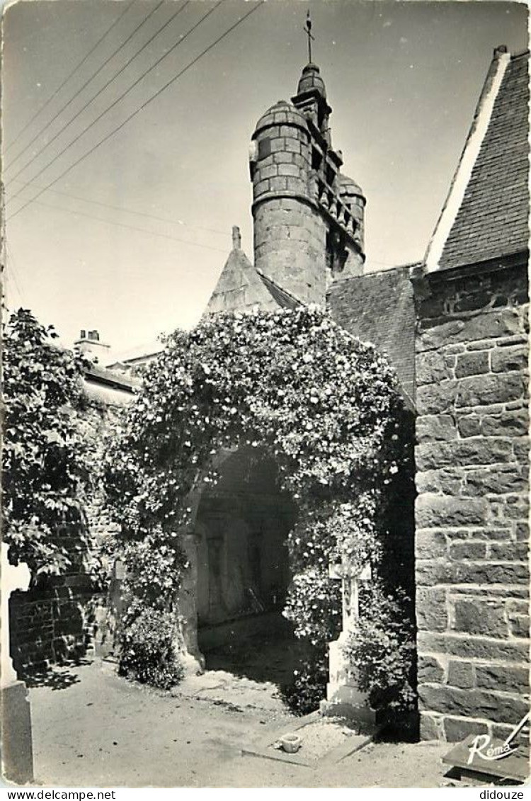 22 - Ile De Bréhat - Le Porche De L'Eglise Avec Le Bas Relief Du Sculpteur Vermare - CPSM Grand Format - Voir Scans Rect - Ile De Bréhat