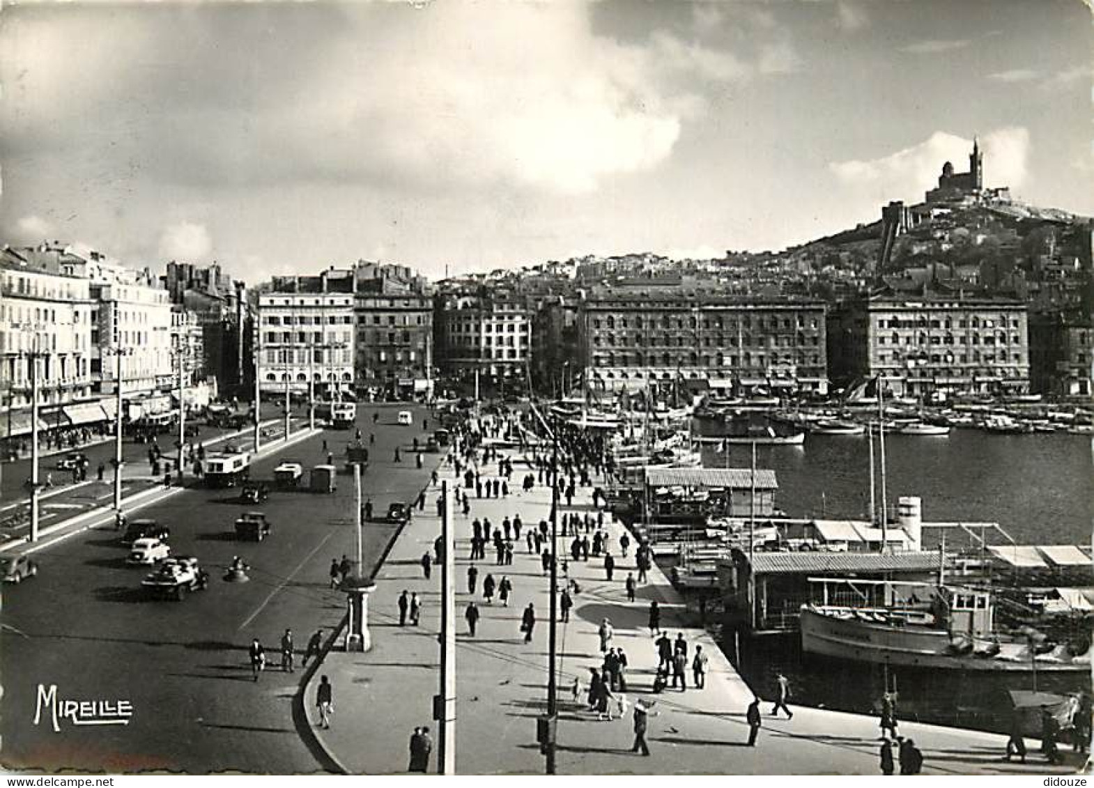 13 - Marseille - Le Quai Des Belges, Le Vieux Port Et Notre Dame De La Garde - Animée - Automobiles - Bateaux - CPSM Gra - Joliette, Havenzone