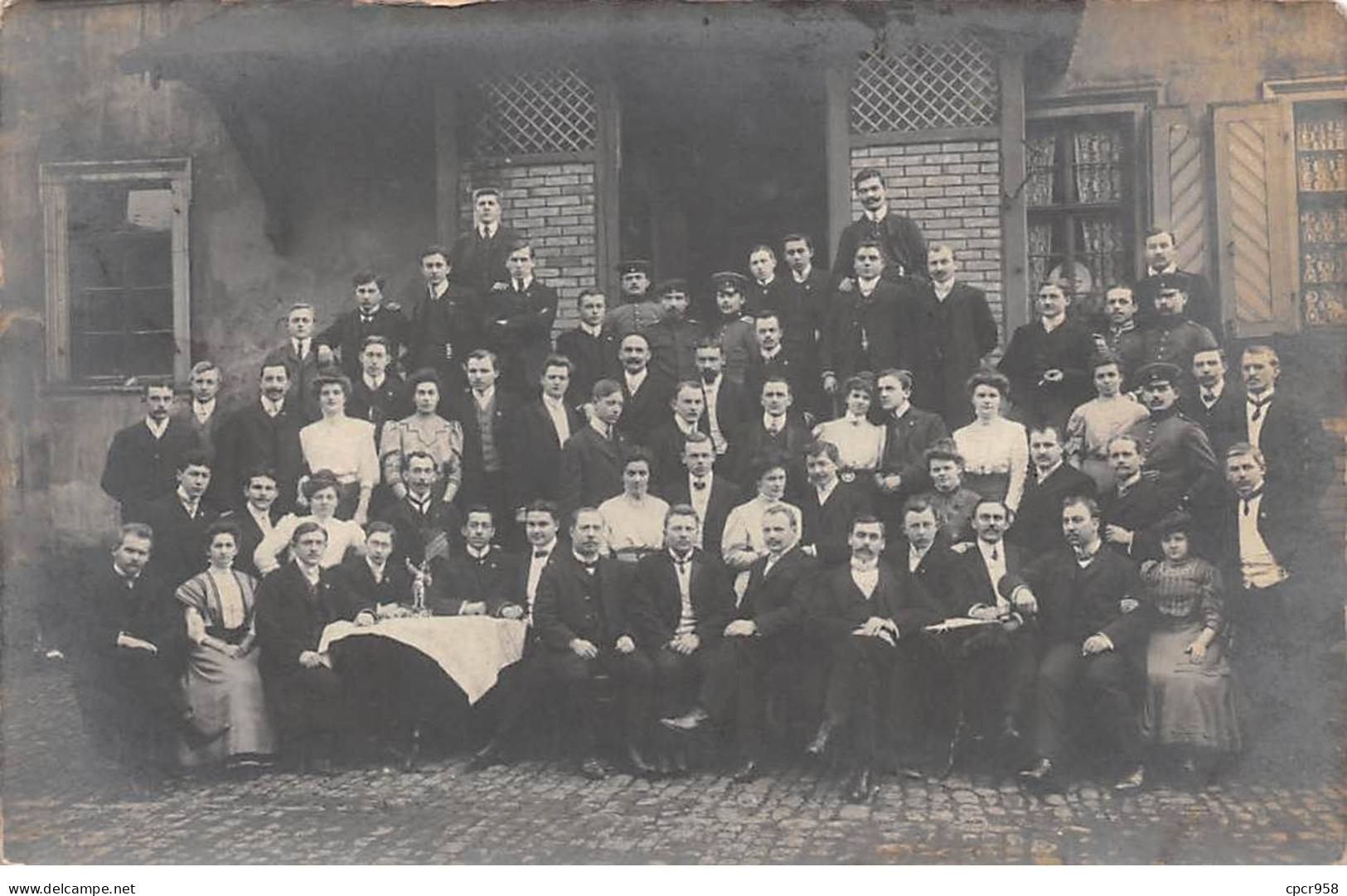 Allemagne - N°82170 - Karlsberg - Hommes Et Femmes Dans Une Cour - Carte Photo - Autres & Non Classés