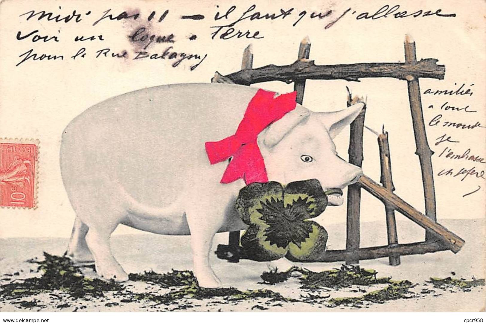 Cochons - N°82120 - Cochon Avec Un Trèfle Dans La Bouche - Schweine