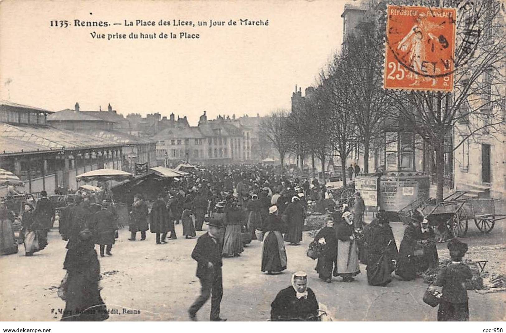 35.AM18506.Rennes.N°1135.La Place Des Lices, Un Jour De Marché.Vue Prise Du Haut De La Place - Rennes