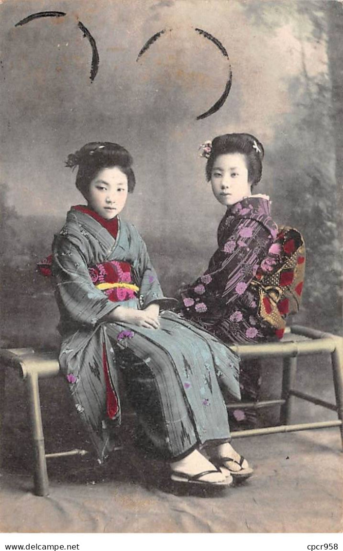 CHINE - SAN36363 - Cachet Tientsin - En L'état - Carte Japonaise - Geisha Assises Sur Un Banc - Chine