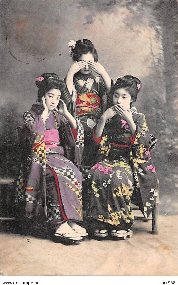 CHINE - SAN36355 - Cachet Tientsin - En L'état - Carte Japonaise - 3 Geishas Jouant Avec Leurs Mains - Chine