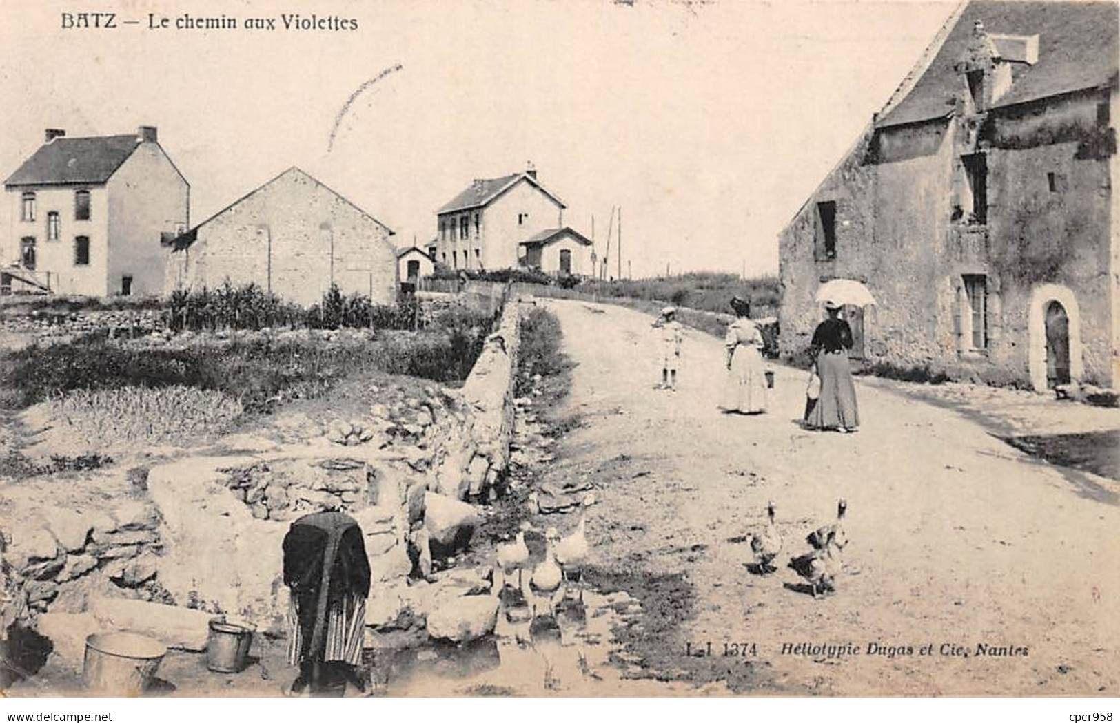 44 - BATZ - SAN42382 - Le Chemin Aux Violettes - Batz-sur-Mer (Bourg De B.)