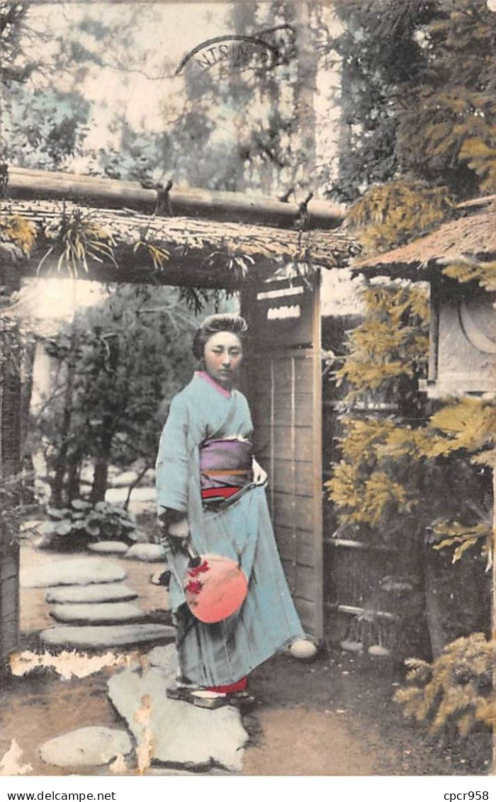 CHINE - SAN36419 - Cachet Tientsin - En L'état - Carte Japonaise - Geisha Dans Un Jardin - Chine