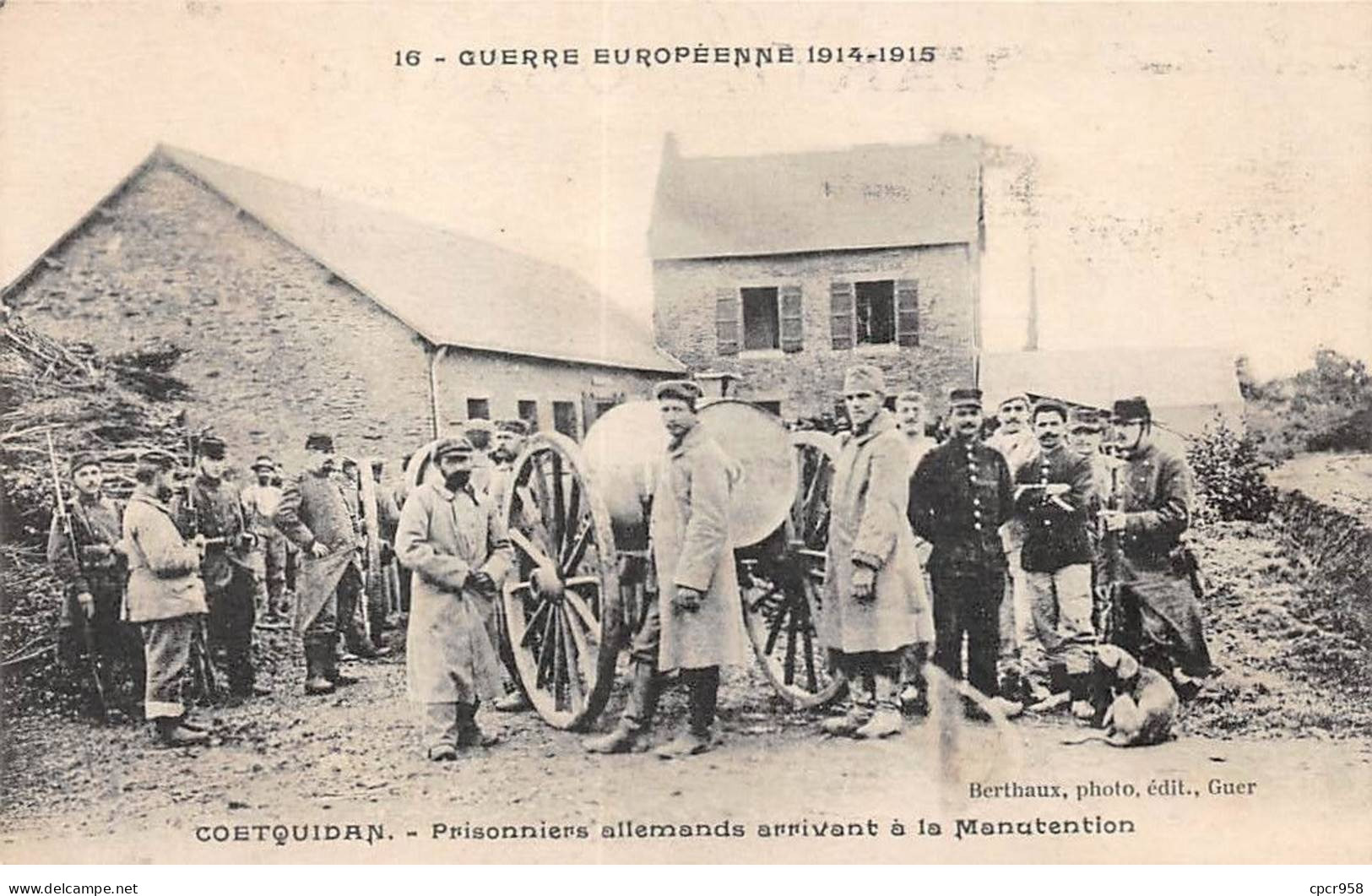 56 - COETQUIDAN - SAN37588 - Les Prisonniers Allemands Arrivant à La Manutention - Guer Coetquidan