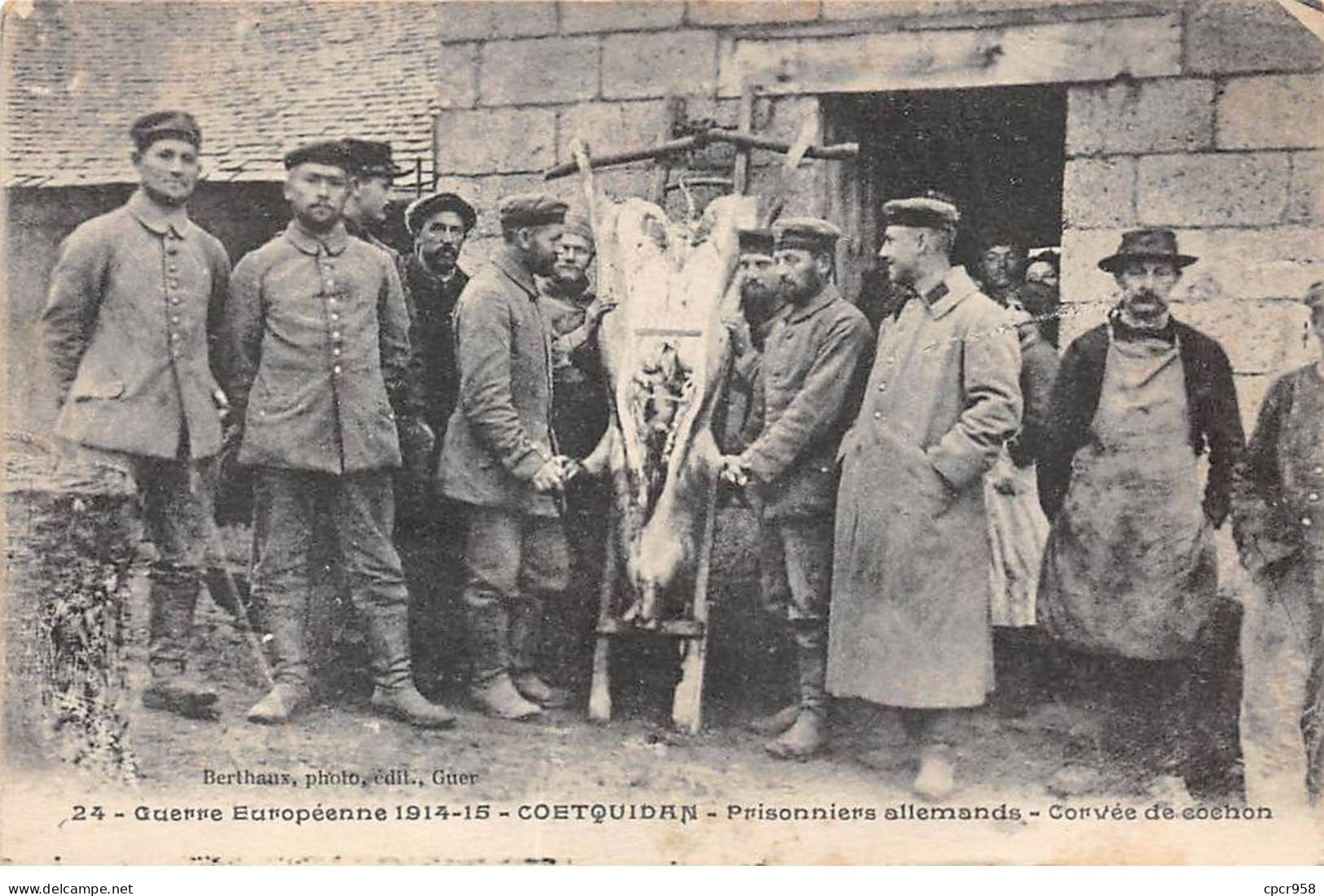 56 - COETQUIDAN - SAN37586 - Les Prisonniers Allemands - Corvée De Cochon - Guer Coetquidan