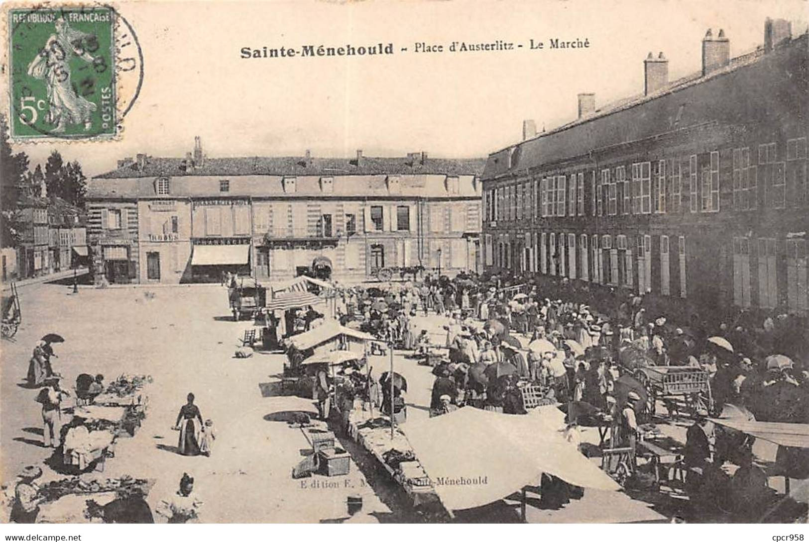 51 - STE MENEHOULD - SAN37403 - Place D'Austerlitz - Le Marché - En L'état - Sainte-Menehould