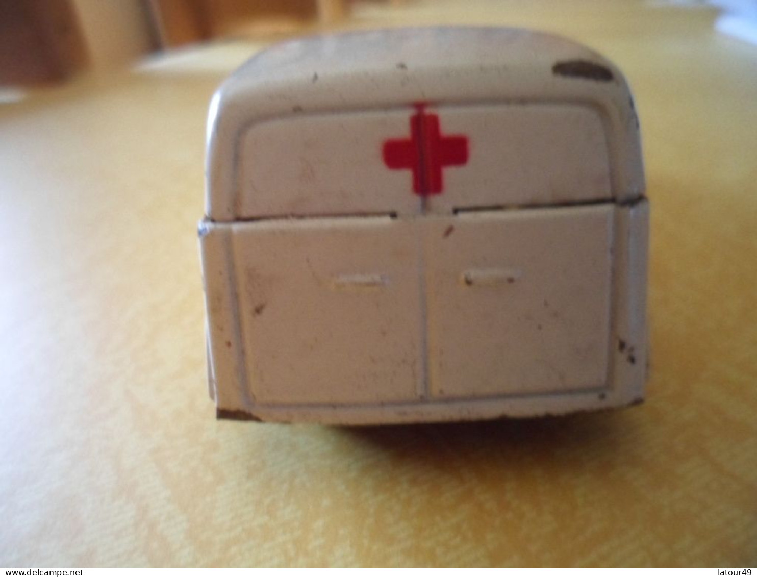 Voiture En Tole  Ambulance Rico A Remonte  Sans La Cle 13 Cm Dans Son Jus - Toy Memorabilia