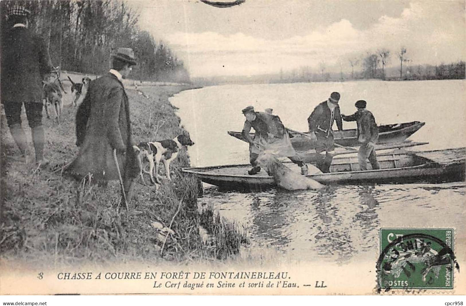 CHASSE - SAN37846 - Chasse à Courre En Forêt De Fontainebleau - Le Cerf Dagué En Scène Et Sorti De L'Eau - Jagd