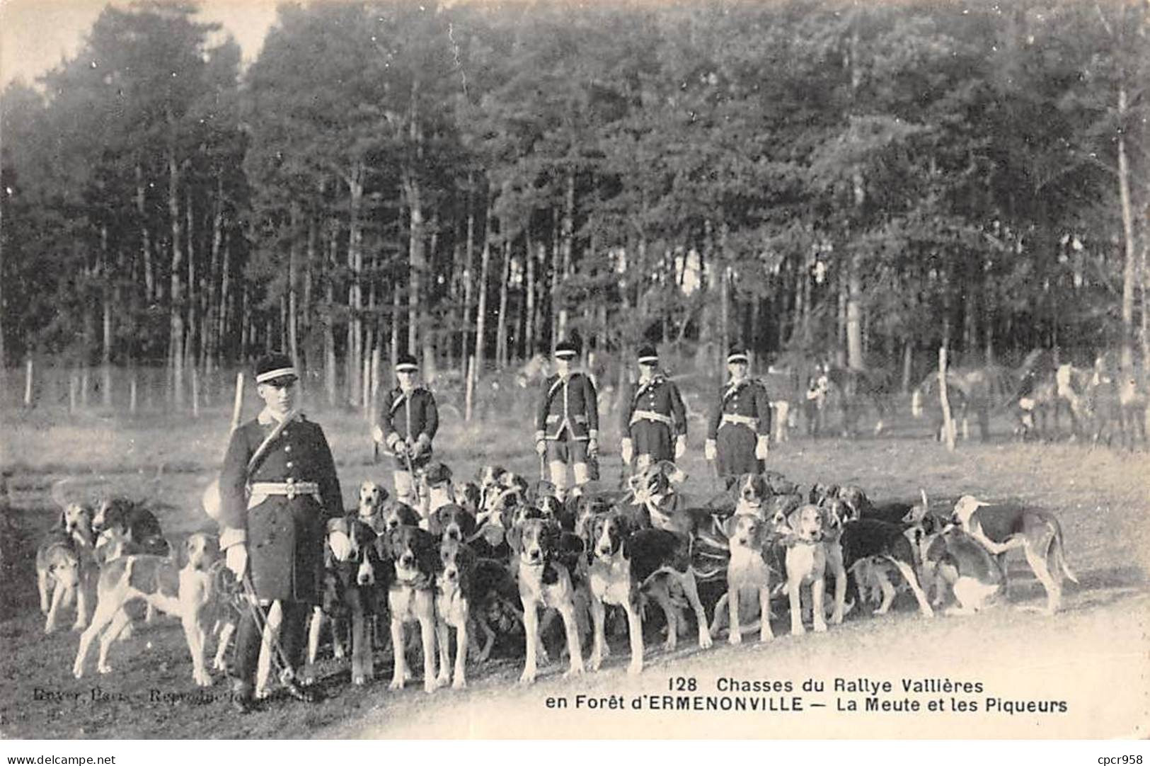 CHASSE - SAN37915 - Chasses Du Rallye Vallières En Forêt D'Ermenonville - La Meute Et Les Piqueurs - Chasse