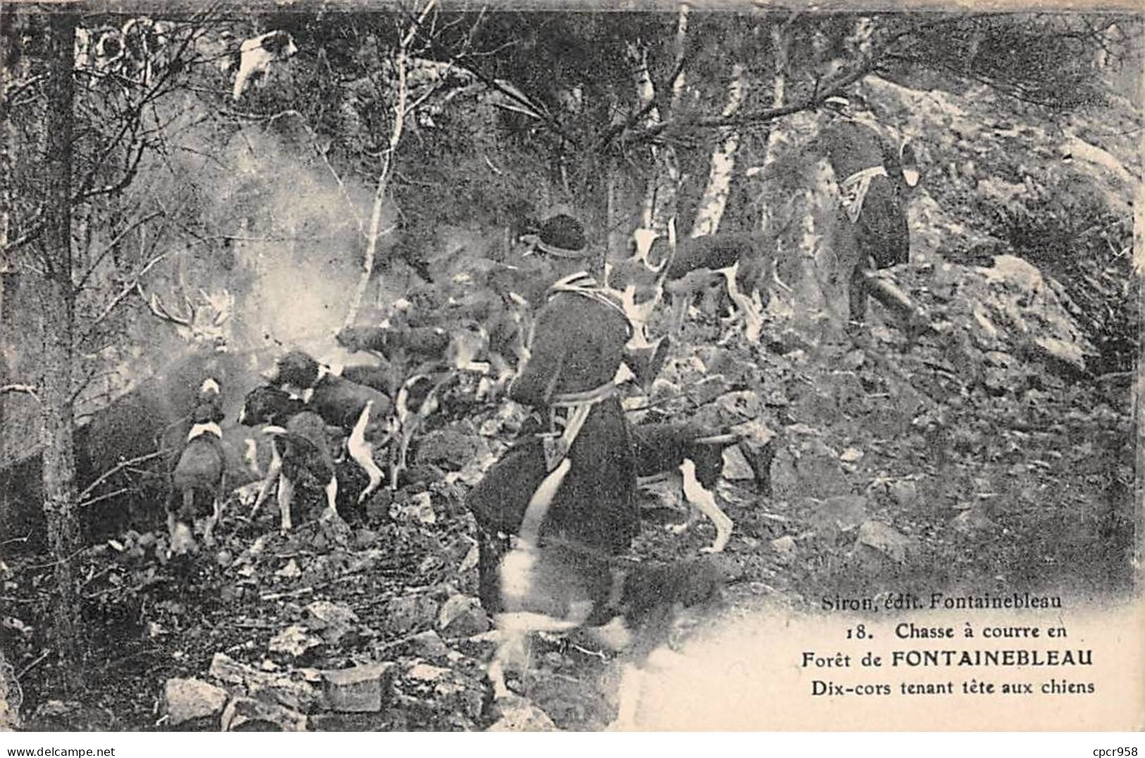 CHASSE - SAN37840 - Chasse à Courre En Forêt De Fontainebleau - Dix Cors Tenant Tête Aux Chiens - Hunting