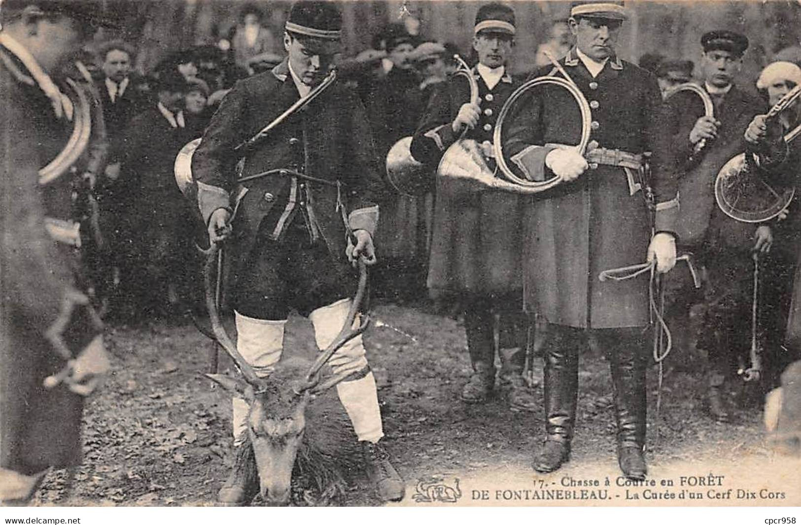 CHASSE - SAN37833 - Chasse à Courre En Forêt De Fontainebleau - La Curée D'un Cerf Dix Cors - Caza