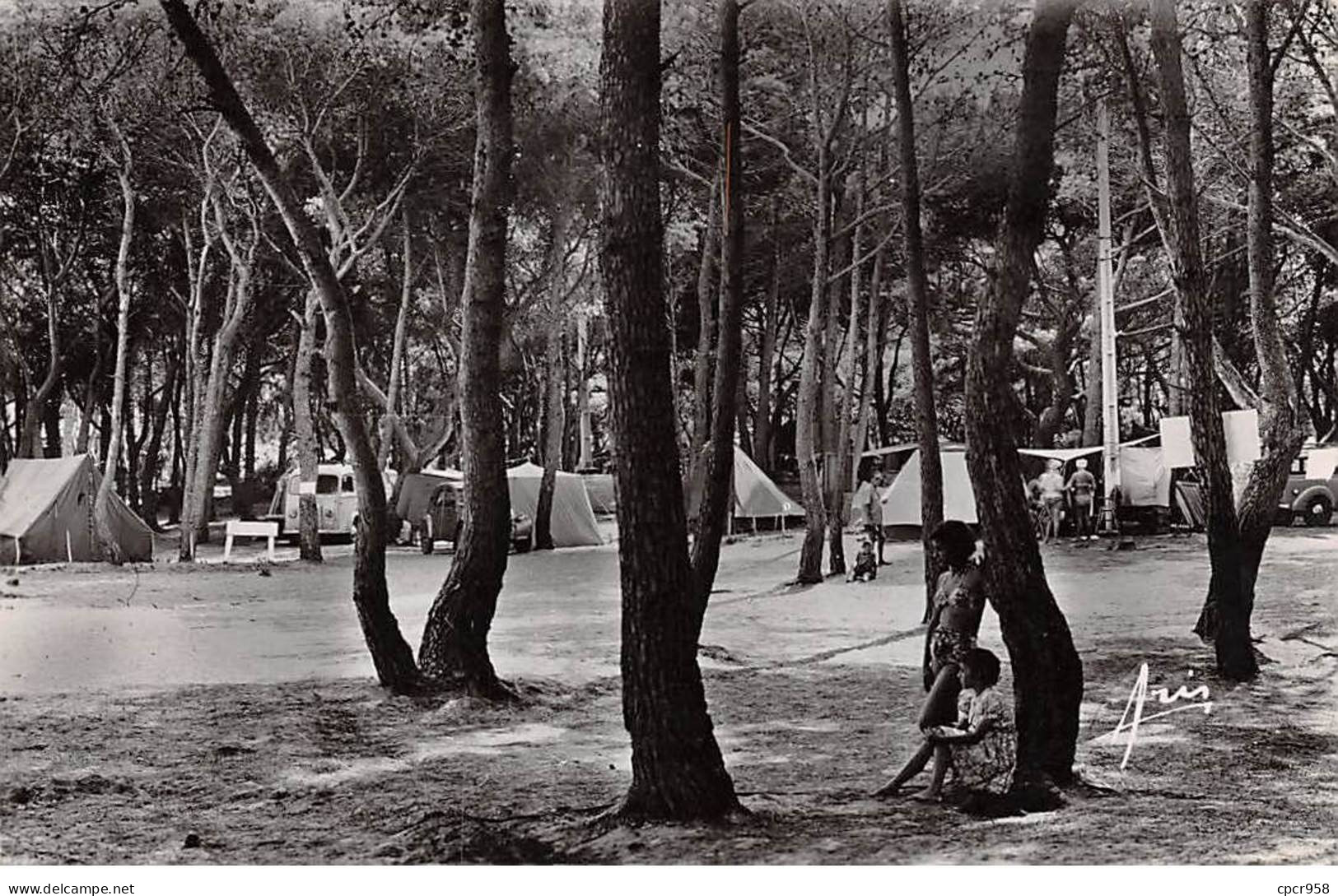 83 - HYERES - SAN39024 - La Capte - Camping Sous Bois -  CPSM 14x9 Cm - Hyeres