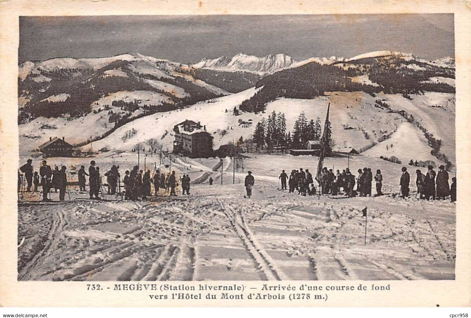 74 - MEGEVE - SAN43976 - Station Hivernale - Arrivée D'une Course De Fond Vers L'hôtel Du Mont D'Arbois - Megève