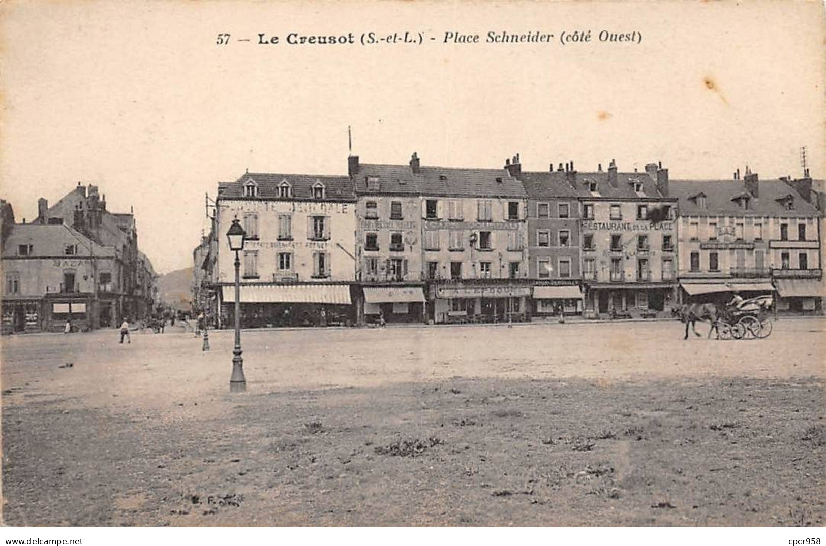 71 - LE CREUSOT - SAN43898 - Place Schneider (Côté Ouest) - Le Creusot