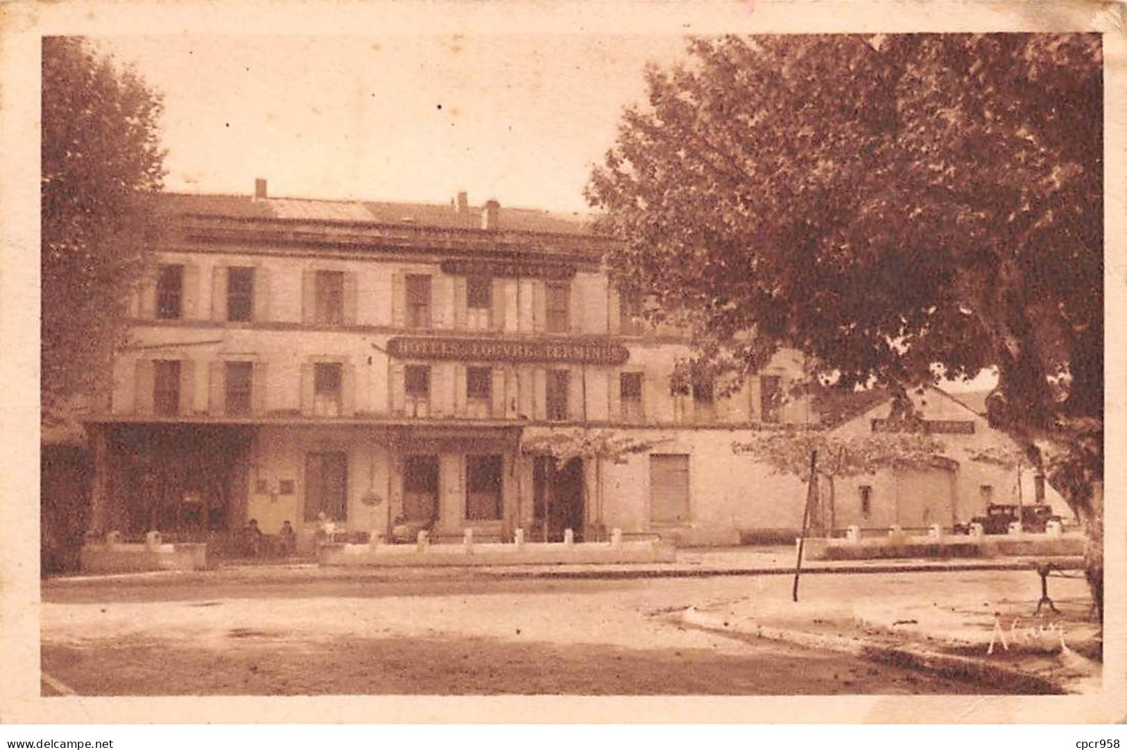 84 - ORANGE - SAN44172 - Hôtel Du Louvre Et Terminus - Avenue Frédéric Mistral - Orange