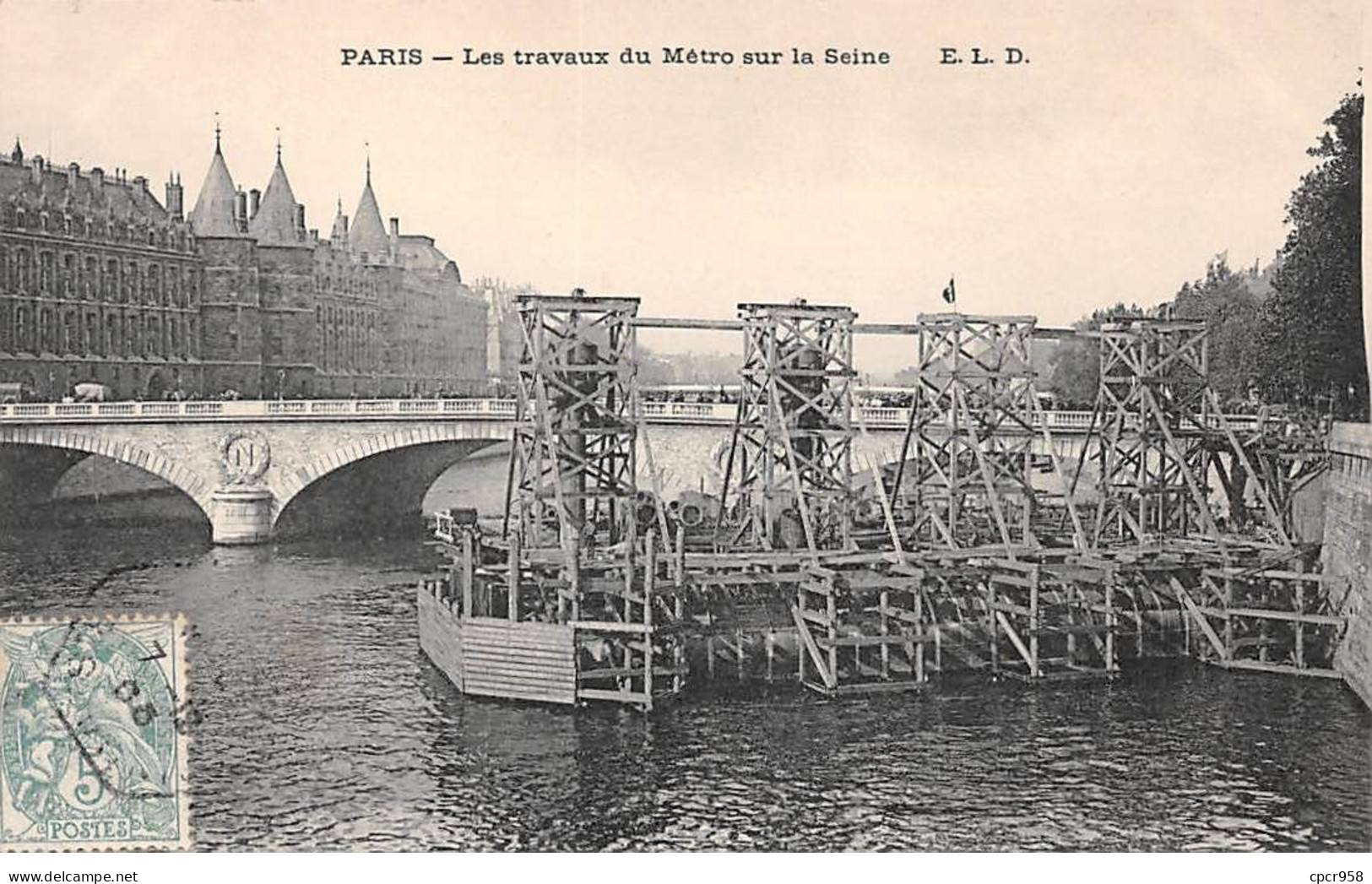 75.AM19361.Paris.Transport Urbain.Les Travaux Du Métro Sur La Seine - Transport Urbain En Surface