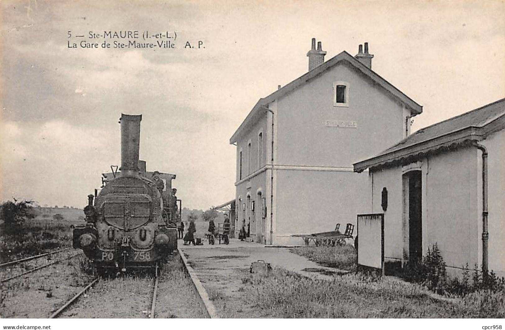 35 - STE MAURE - SAN58411 - La Gare De Ste Maure Ville - Train - Autres & Non Classés