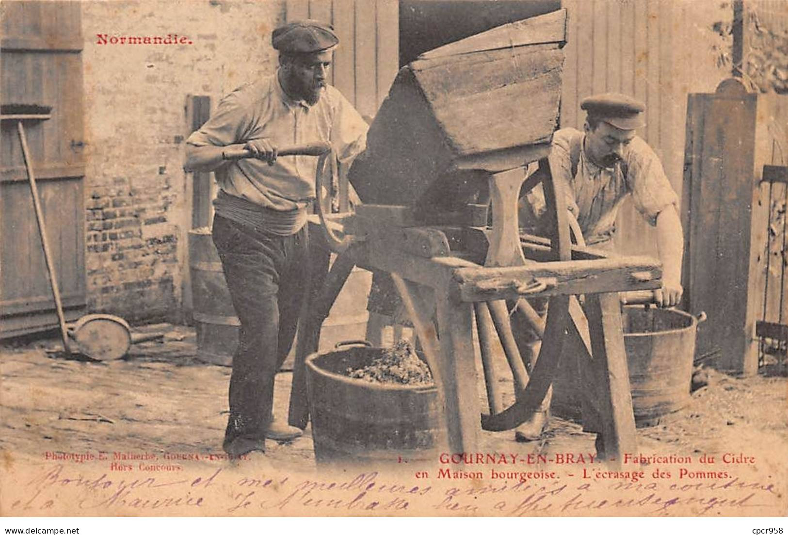 76 - GOURNAY EN BRAY - SAN58532 - Fabrication Du Cidre En Maison Bourgeoise - L'Ecrasage Des Pommes - Agriculture - Gournay-en-Bray
