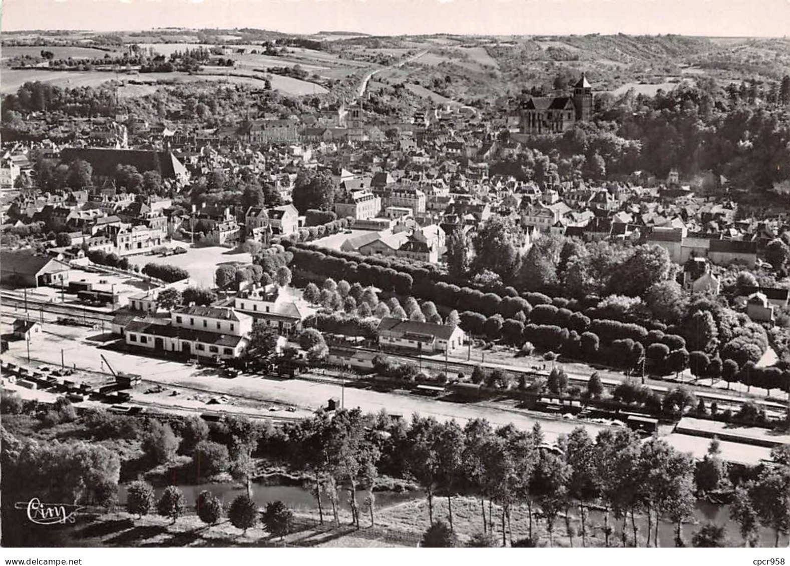 89 - TONNERRE - SAN58731 - Vue Aérienne Sur Le Quartier De La Gare - CPSM 15x10 Cm - Tonnerre