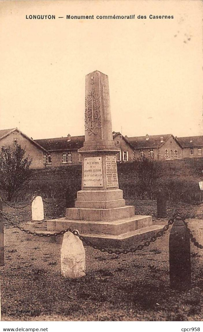 54 - LONGUYON - SAN40039 - Monument Commémoratif Des Casernes - Longuyon