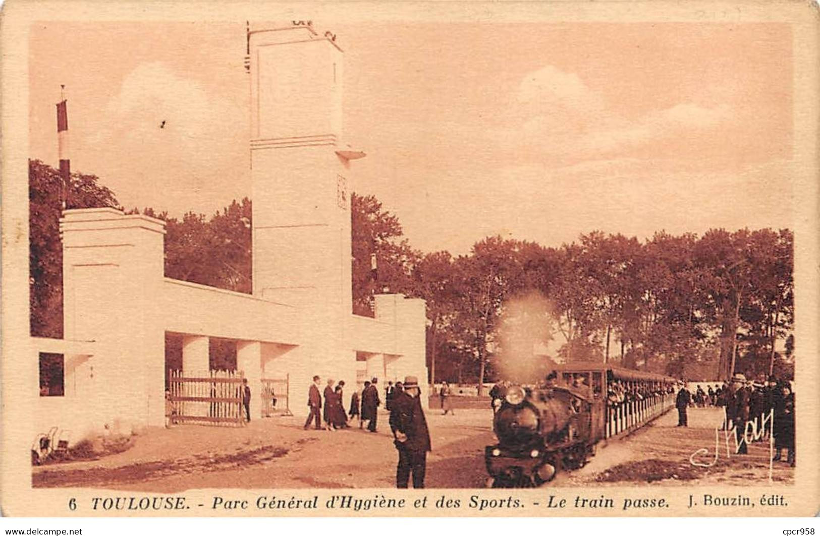 31 - TOULOUSE - SAN39934 - Parc Générale D'hygiène Et Des Sports - Le Train Passe - Toulouse