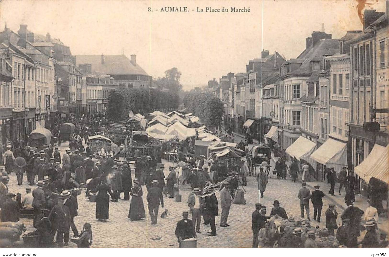 76 - AUMALE - SAN55773 - La Place Du Marché - Aumale