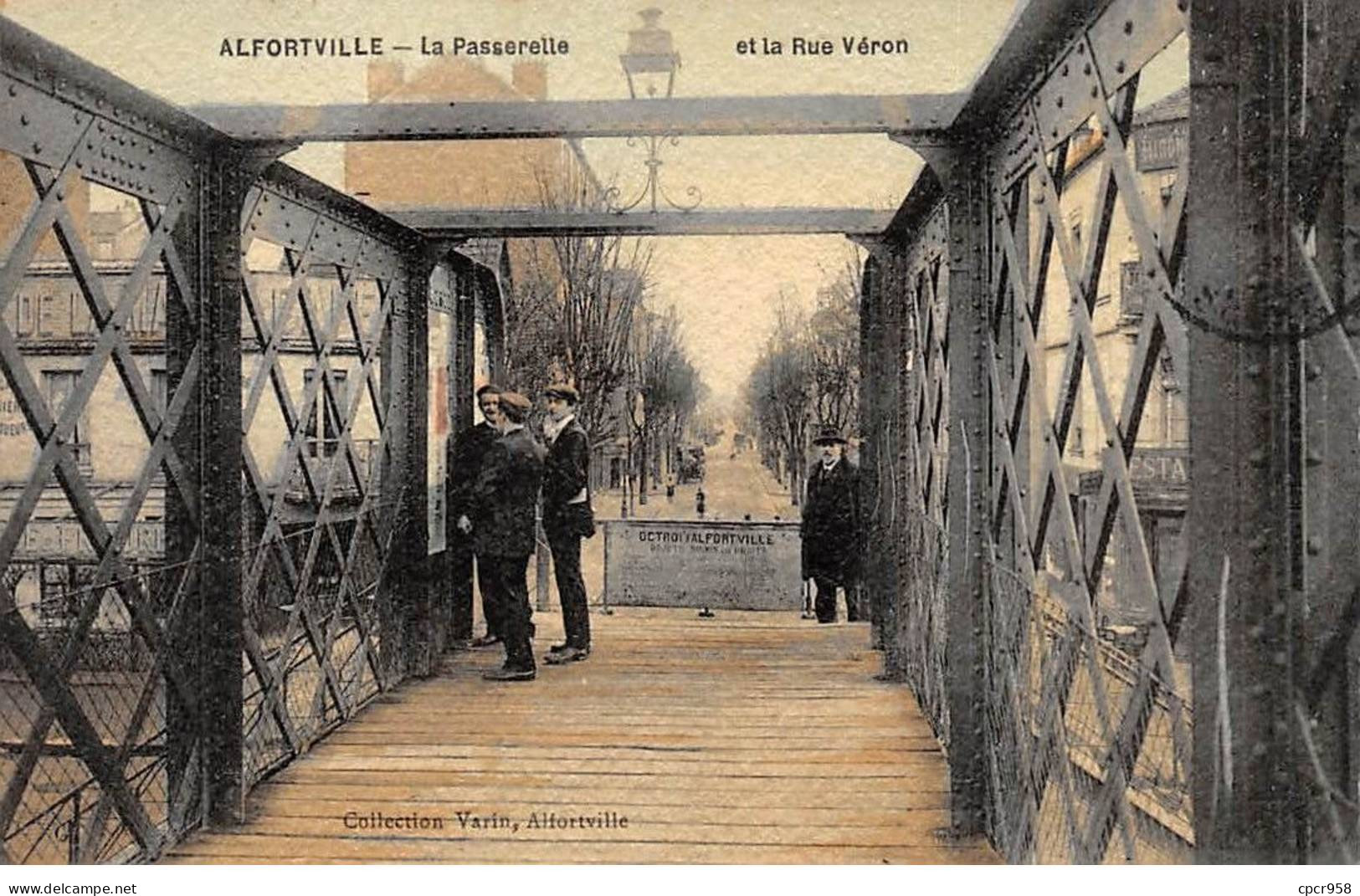 94 - ALFORVILLE - SAN56105 - La Passerelle Et La Rue Véron - Alfortville