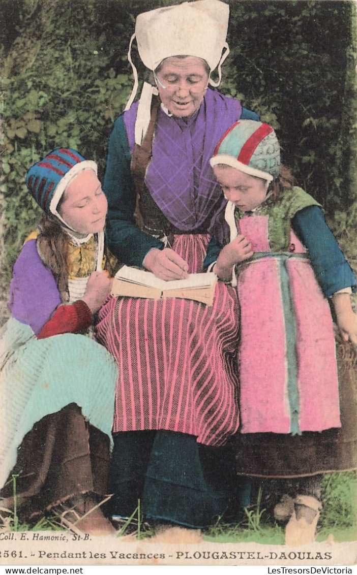 FRANCE - Plougastel Daoulas - Pendant Les Vacances - Animé - Colorisé - Carte Postale Ancienne - Plougastel-Daoulas