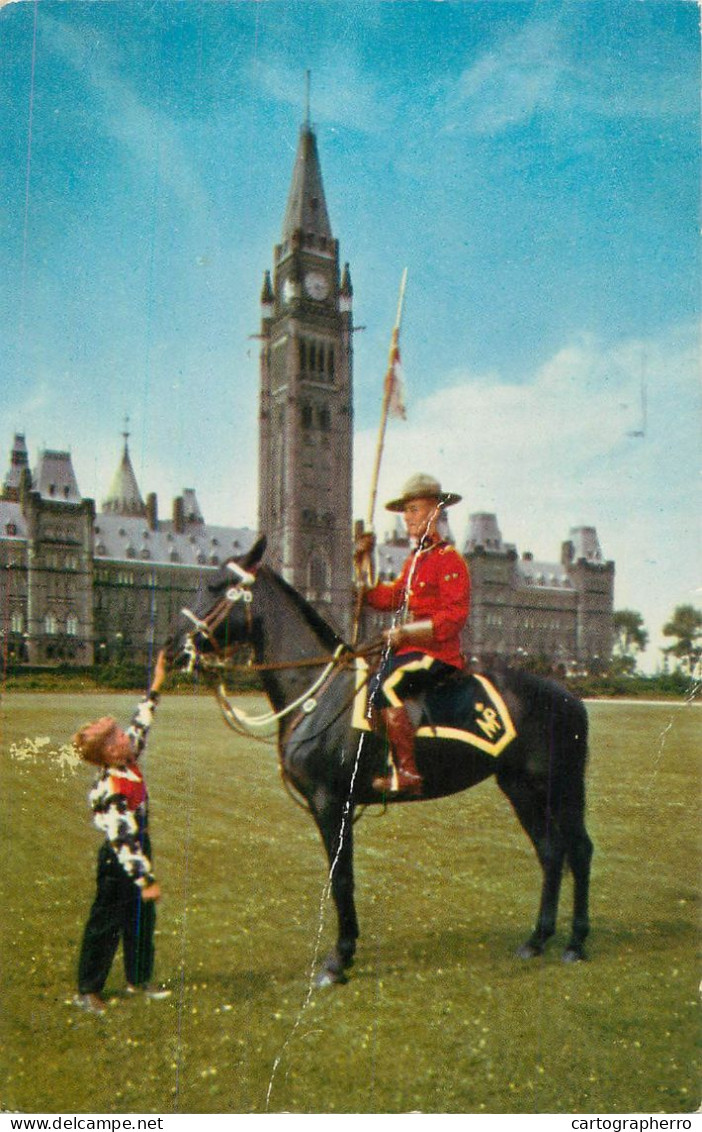 Canada Ottawa Ontario Mountie At Peace Tower - Ottawa