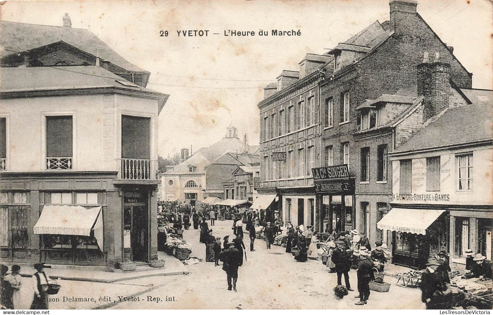 FRANCE - Yvetot - L'Heure Du Marché - La Cie Singer - La Lemburg Coiffure De Dames - Animé - Carte Postale Ancienne - Yvetot