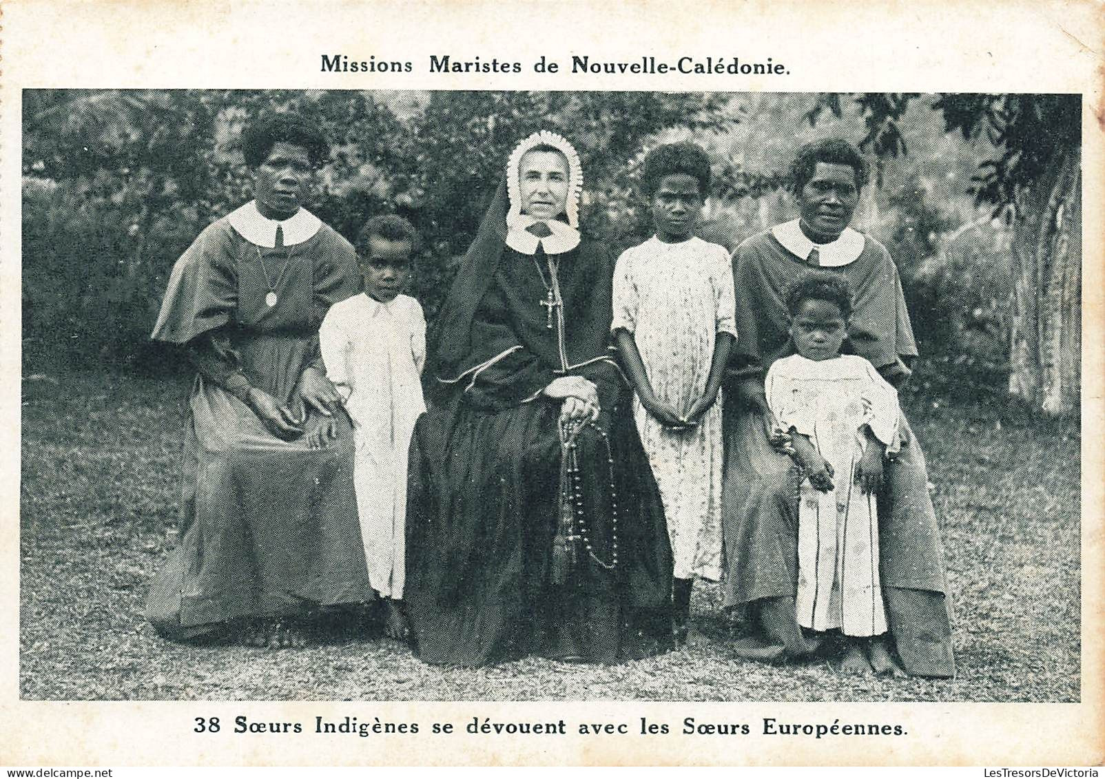 FRANCE - Missions Maristes De Nouvelle Calédonie - Sœurs Indigène Se Dévouent Avec Les Sœurs - Carte Postale Ancienne - Nouvelle Calédonie