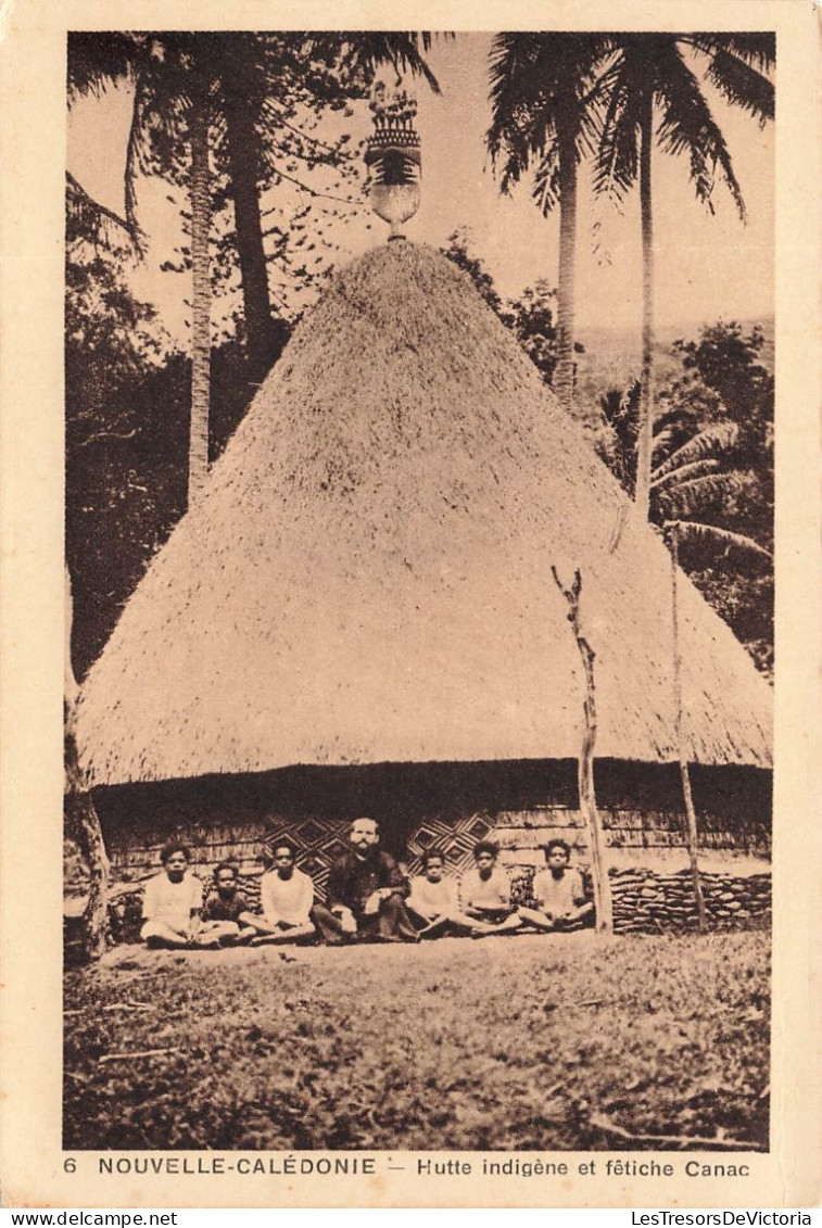 FRANCE - Nouvelle Calédonie - Vue Sur La Hutte Indigène Et Fétiche Canac - Animé - Carte Postale Ancienne - Nouvelle Calédonie