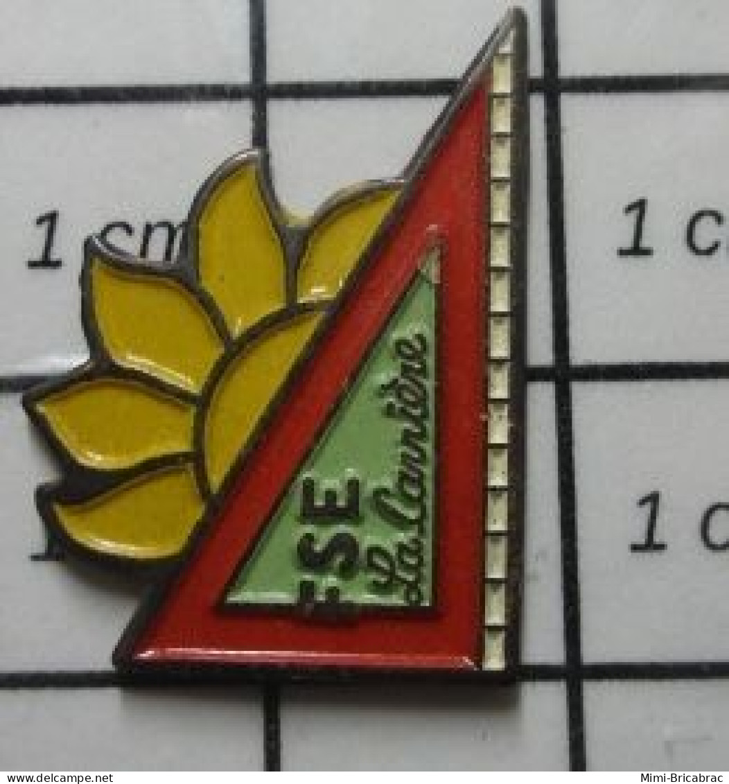 222 Pin's Pins / Beau Et Rare : MARQUES / FSE LA CARRIERE EQUERRE ET SOLEIL - Marques